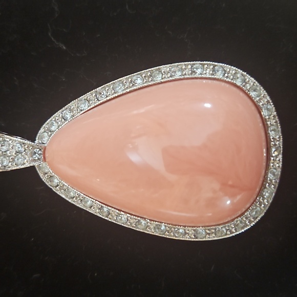 Avon Pink and Silver Teardrop Necklace - Picture 4 of 11